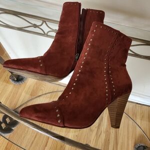 Universal Thread Rust Suede Heeled Boots